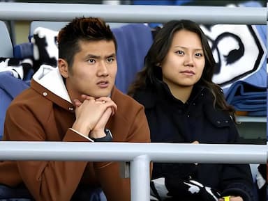 原来她是邵佳一配偶，难怪他能当国足主帅，实在娶得贤妻兴家旺子_王海洋_主教练_德国